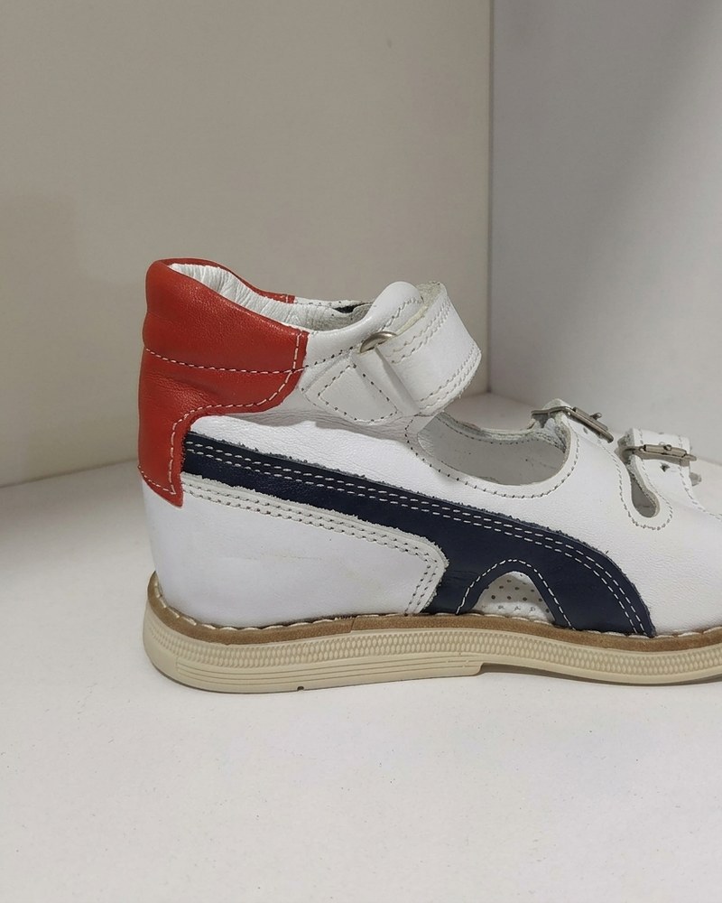 Sandales orthopédiques blanc, rouge et bleu marine
